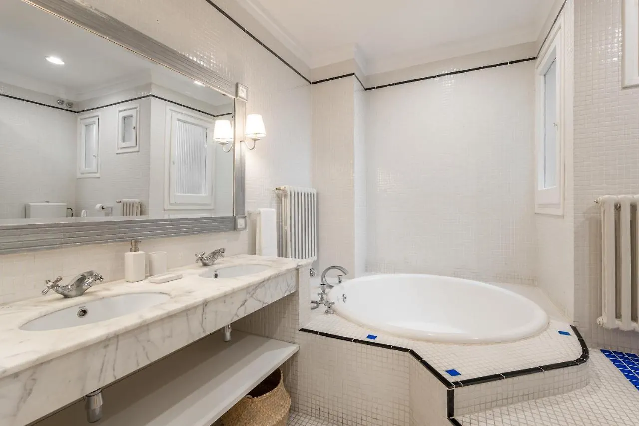 Balmes Apartment By Olala Homes Barcelona
